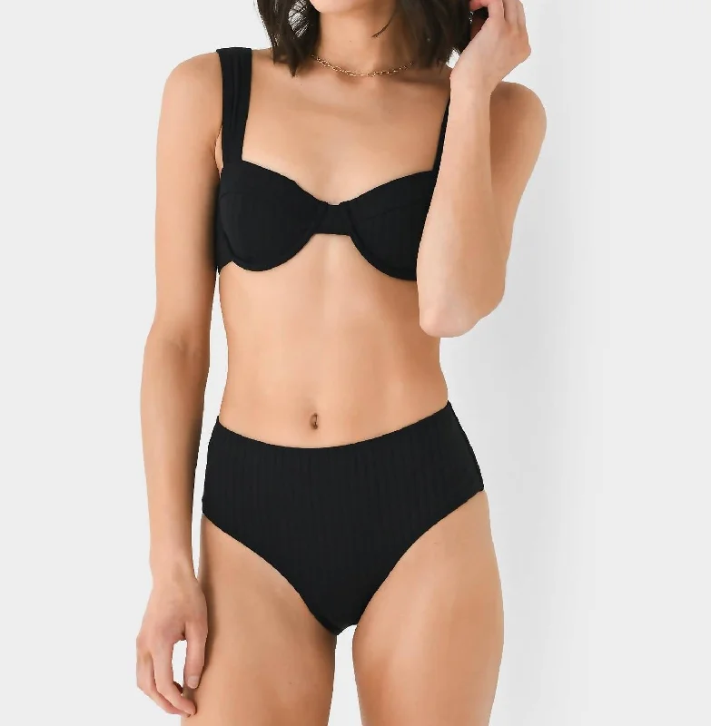 Lilo Ribbed Bikini Top In Blackout